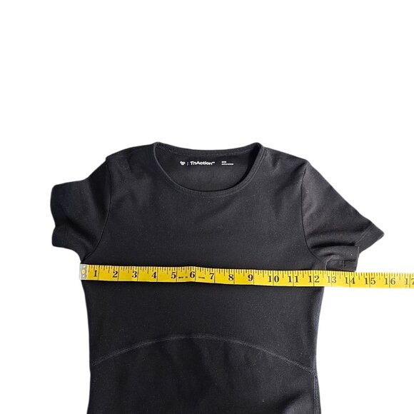 Aritzia TNAction Buttersoft Cropped Short Sleeve Tee, Black, Size 2XS - Picture 6 of 7